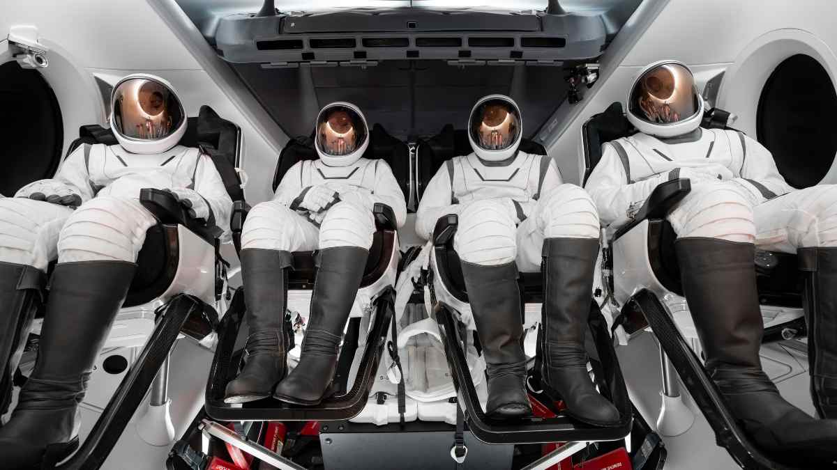 SpaceX Presenta El Traje Espacial Para Su Primera Caminata Privada FOLOU