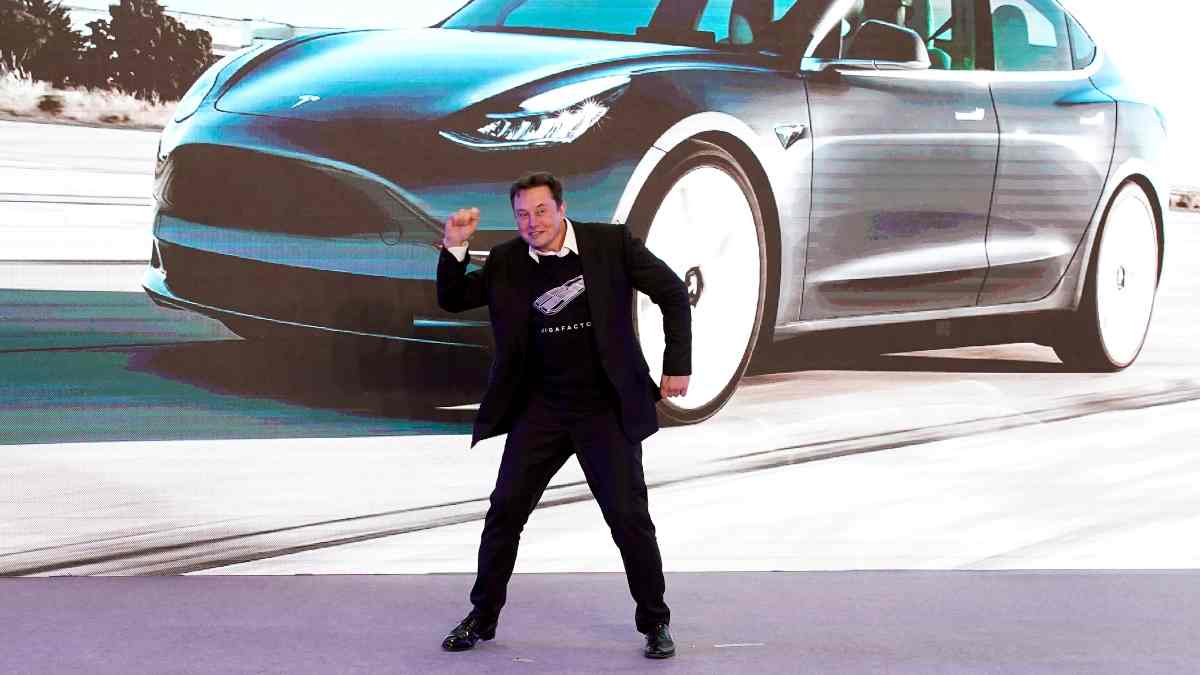 Elon Musk Pronostica La Llegada De Los 'robotaxis' Para 2024 - FOLOU